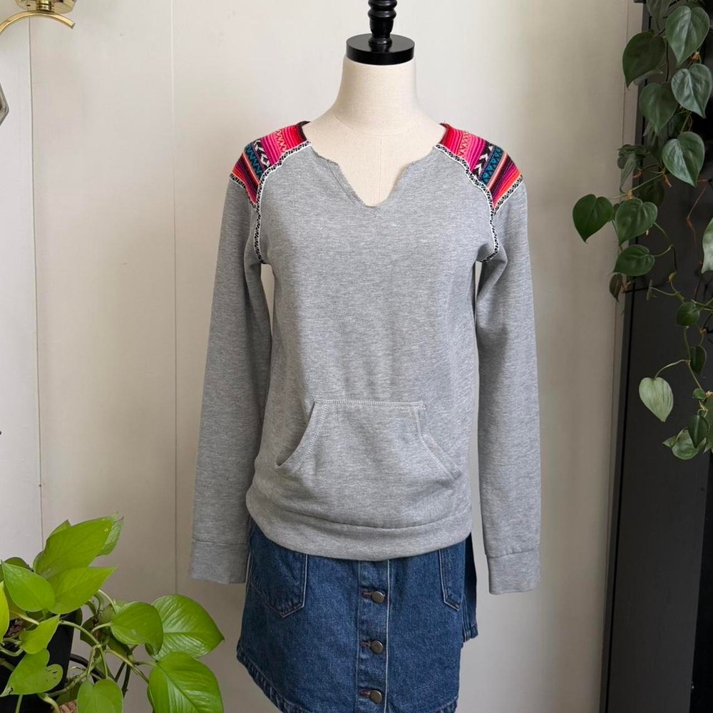 Rip Curl Womens Gray V-Neck Sweatshirt Guatemalan Print Shoulder Small